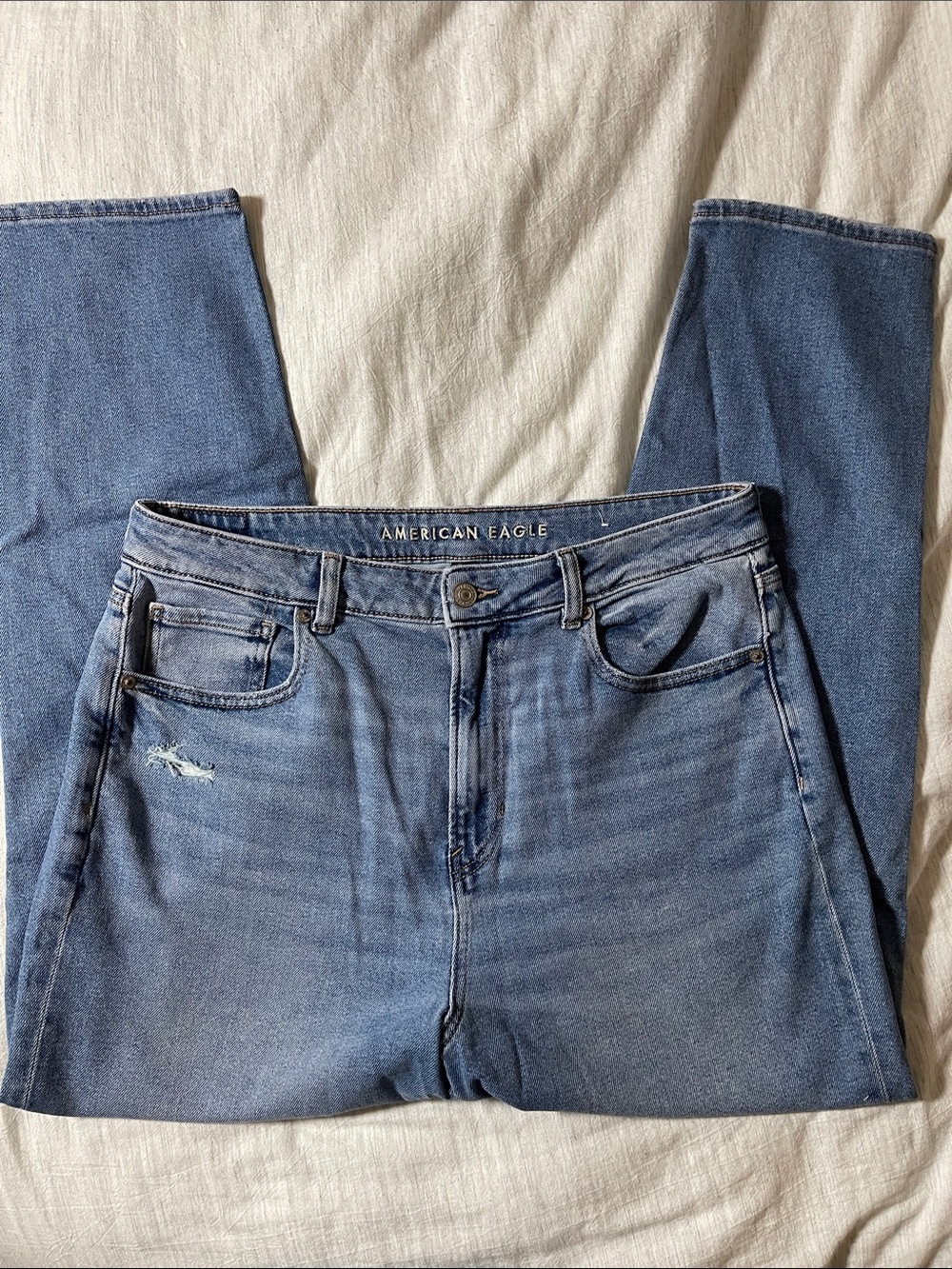 American Eagle Outfitters Women’s MOM JEAN - Picture 2 of 6